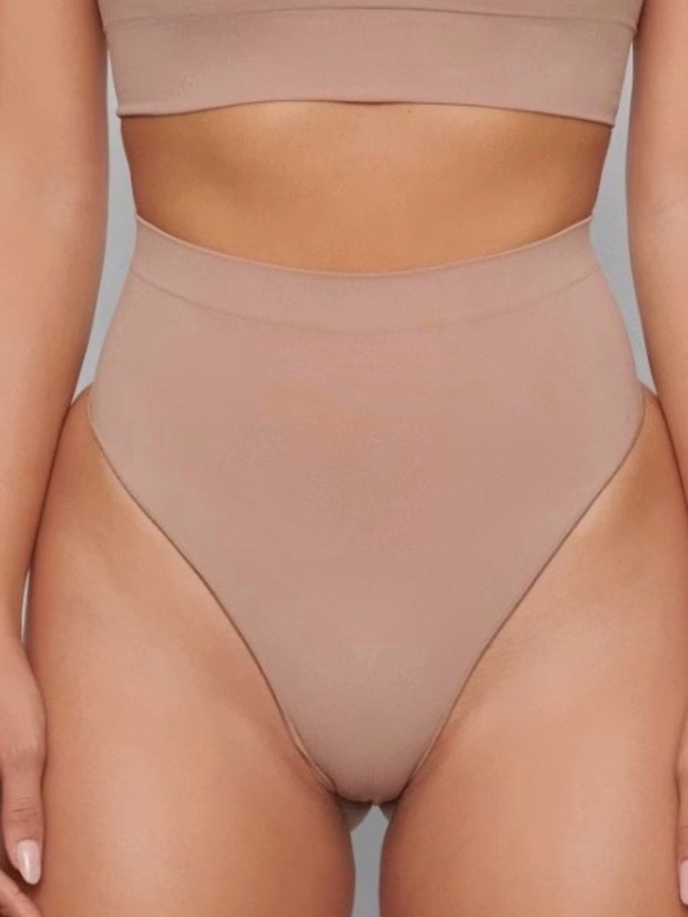 SKIMS Seamless Sculpt MID WAIST THONG Size Small Nude